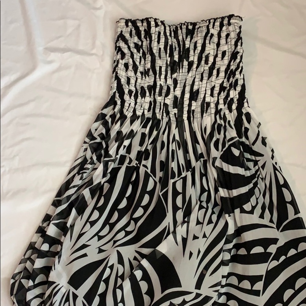 Black and white strapless dress